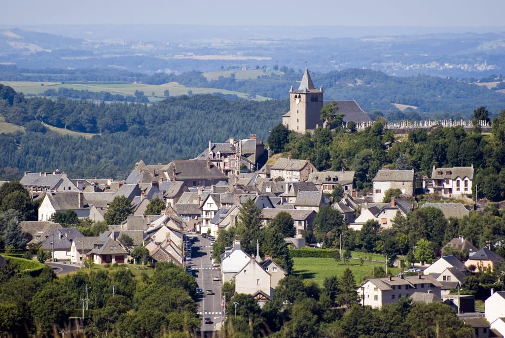 Vue panoramique sur Laguiole depuis les hauteurs du village