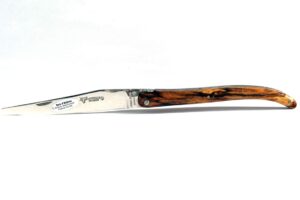 Couteau de Laguiole ouvert avec manche artisanal