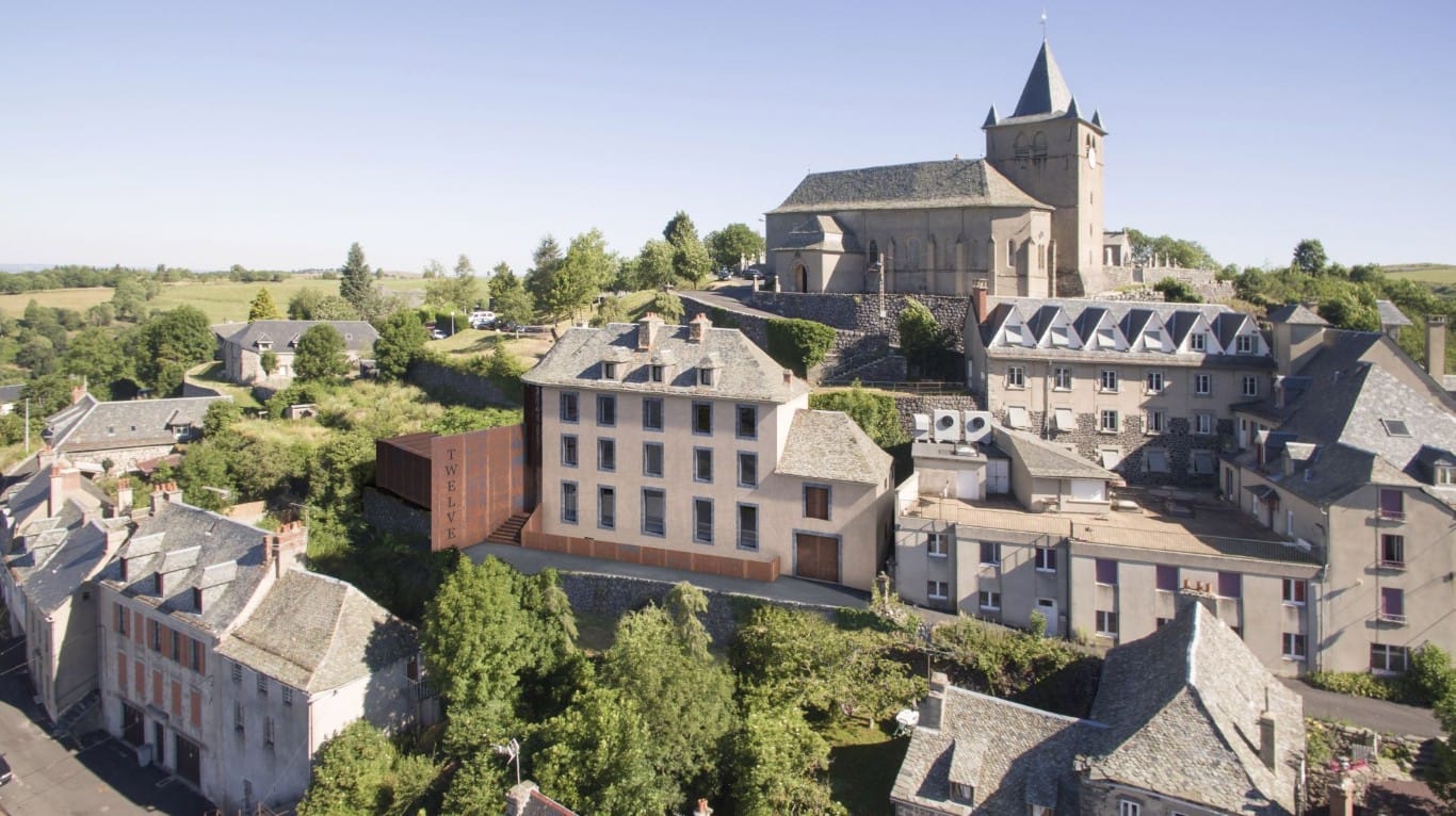 Distillerie Twelve dans le centre de Laguiole